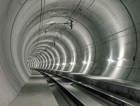 terowongan terpanjang di dunia italia